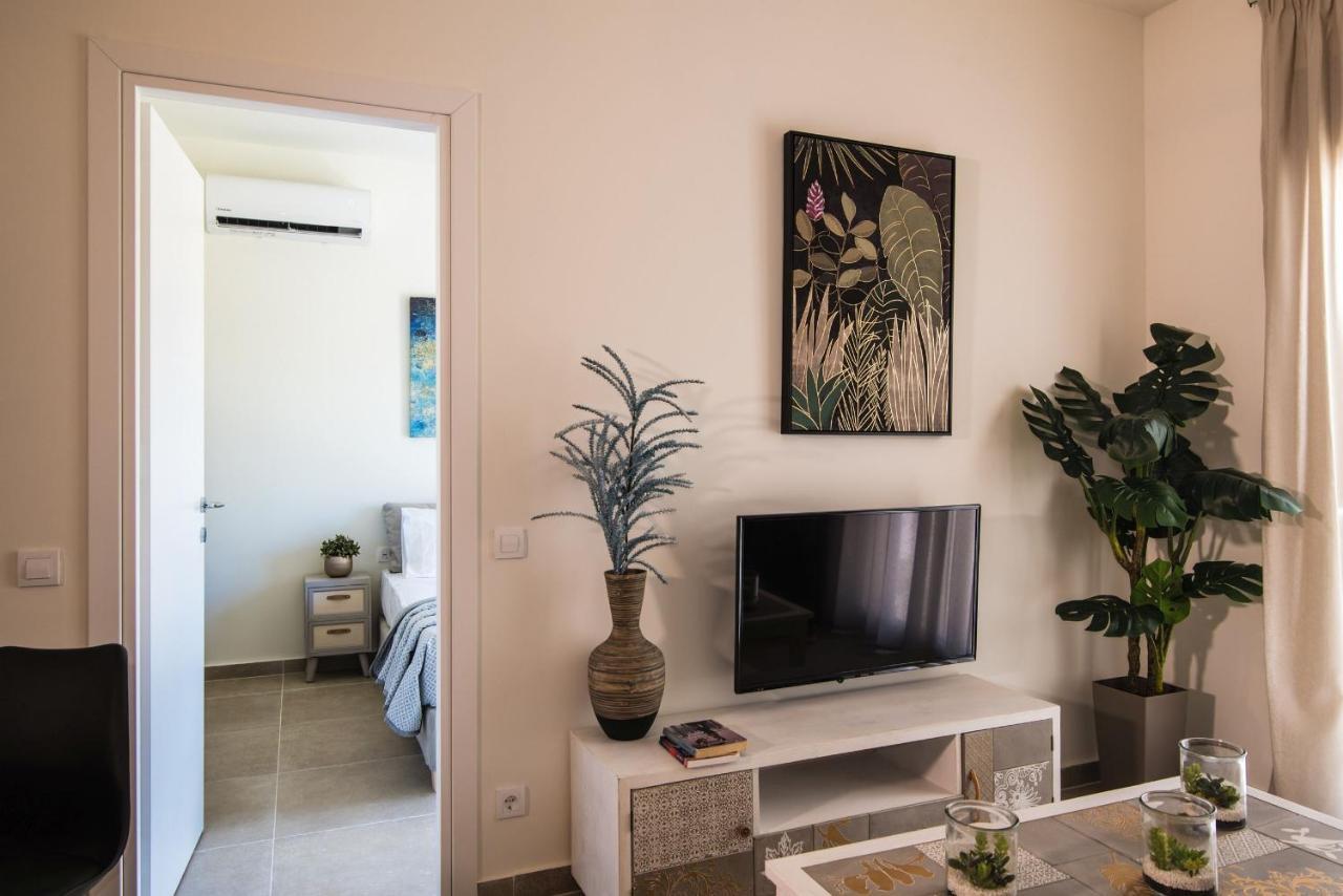 Lodge Modern Apartments, In Kalamaki Centre المظهر الخارجي الصورة
